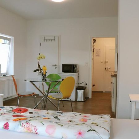 Helles Apartment Fuer 1-2 Pers. Mit Parkplatz Und Wifi Kraiburg am Inn Extérieur photo