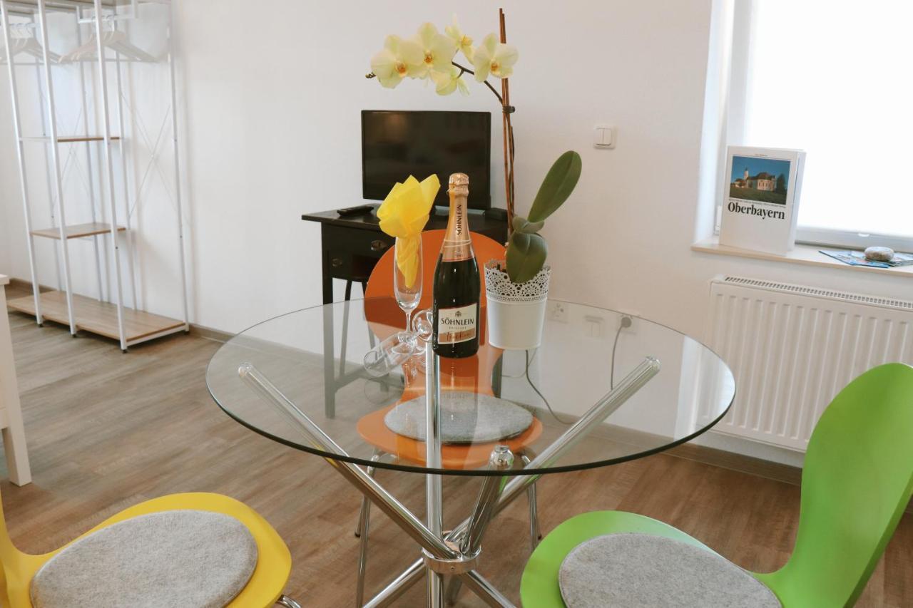 Helles Apartment Fuer 1-2 Pers. Mit Parkplatz Und Wifi Kraiburg am Inn Extérieur photo
